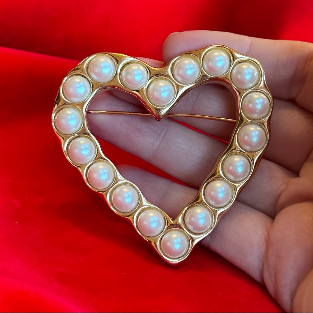 GIVENCHY Large Gold Pearl ❤️ Heart Brooch Pin Vintage